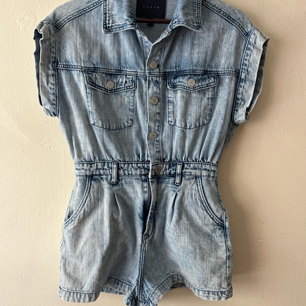 BlankNYC light wash denim short sleeve romper size S - Picture 13 of 13